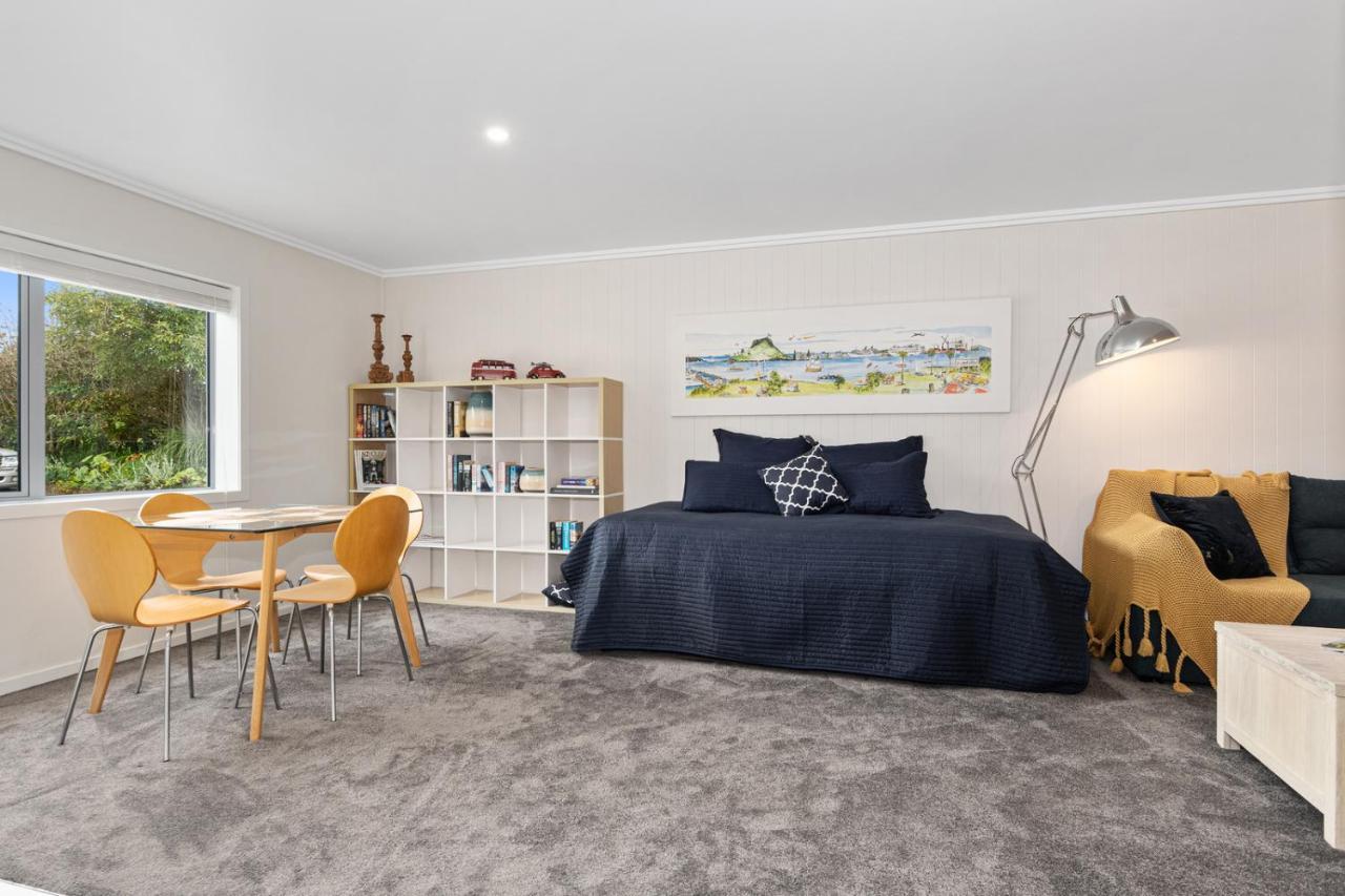 River Rest - Ruakaka Holiday Home Luaran gambar